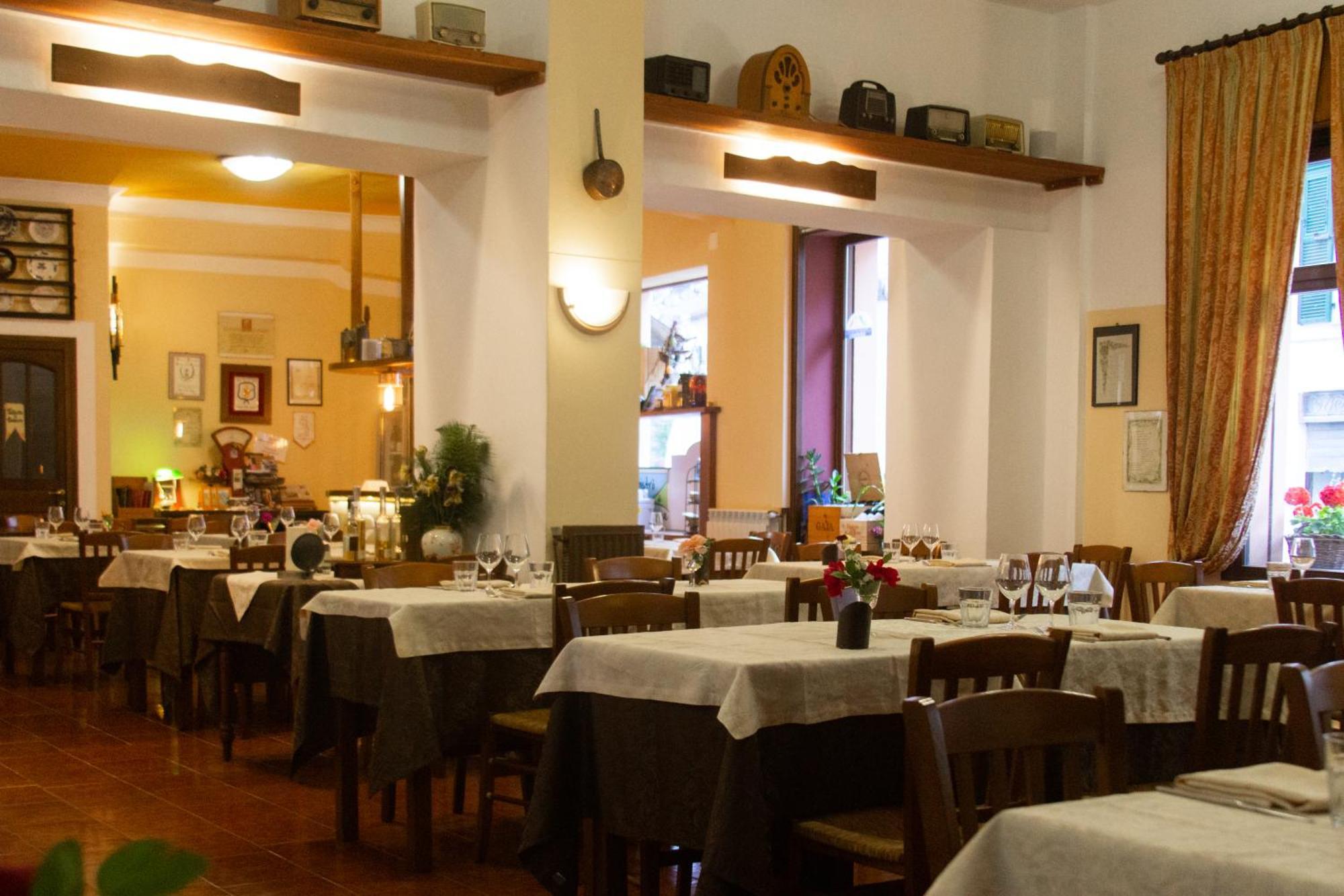 Albergo Santo Spirito Molini di Triora Exterior foto